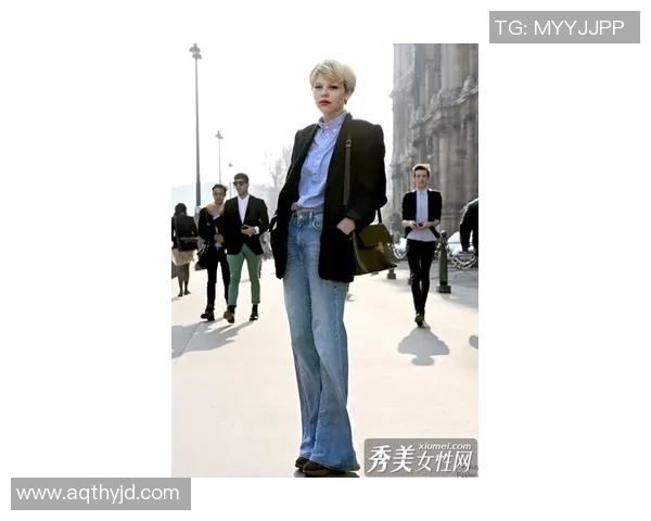 足球明星休闲衬衫时尚搭配指南展现个性与魅力的完美选择